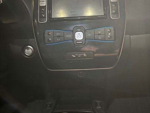 Used 2015 Nissan Leaf SV w/ LED & Quick Charge Package image 13