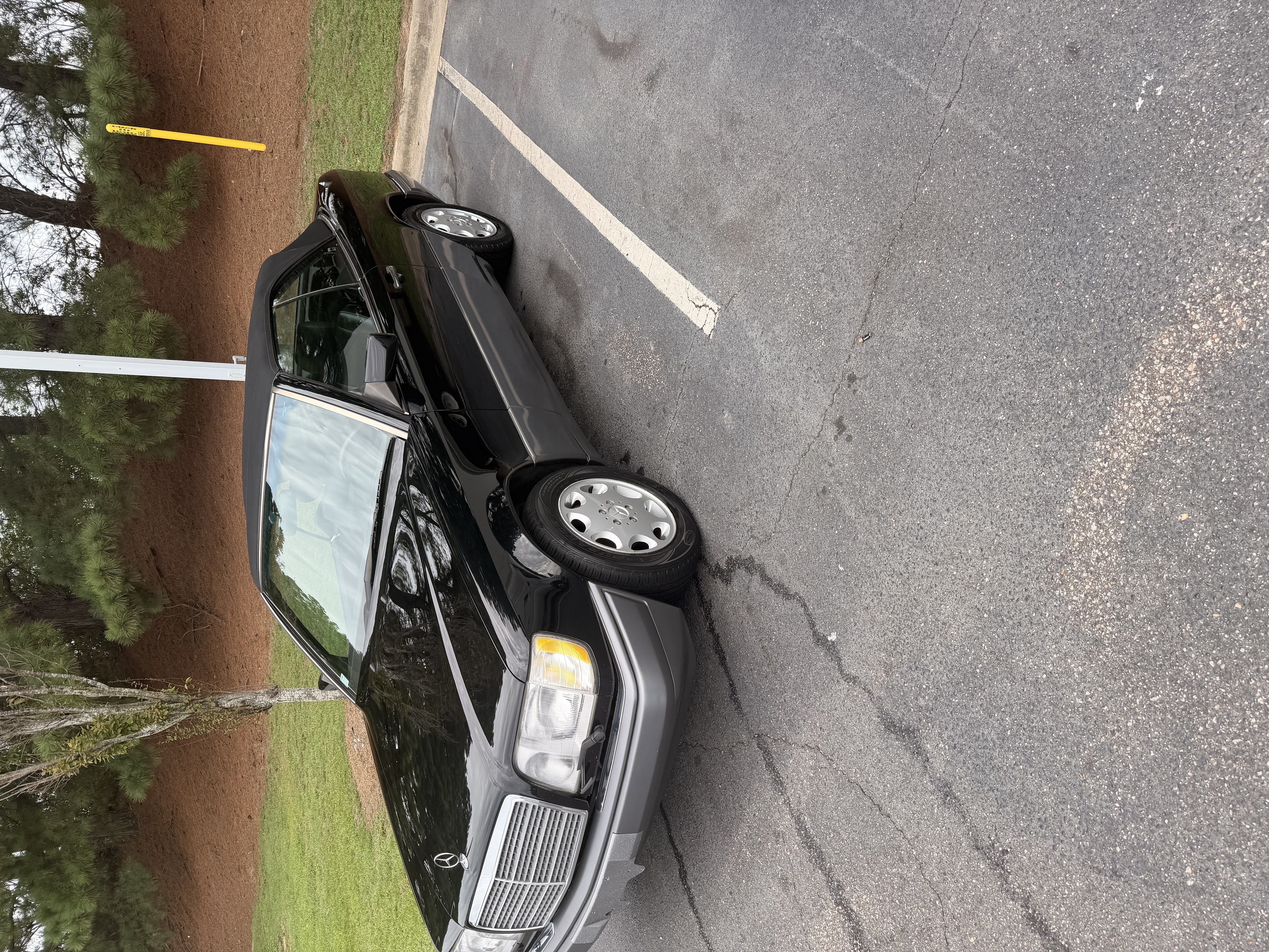 Used 1994 Mercedes-Benz E 320 Convertible image 1