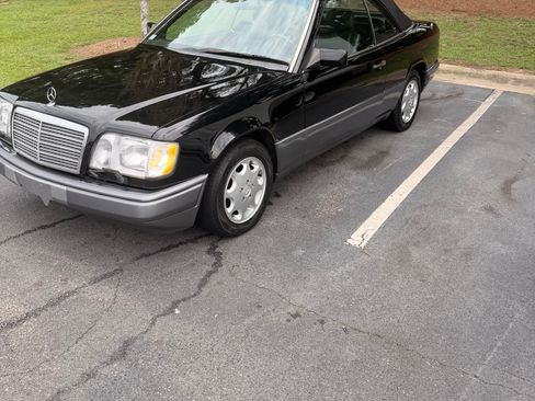 Used 1994 Mercedes-Benz E 320 Convertible image 1