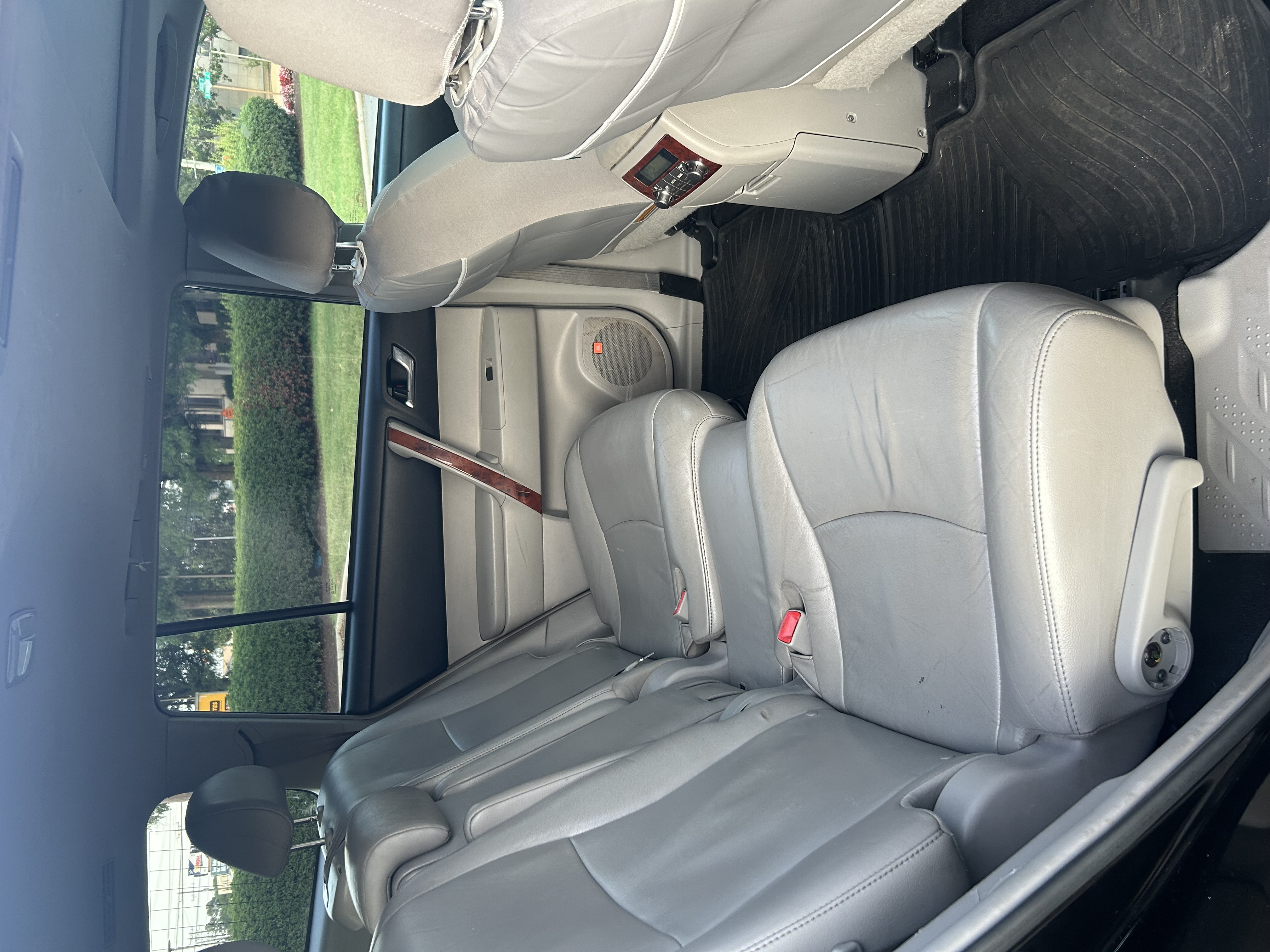 Used 2012 Toyota Highlander Limited w/ Tow Pkg AWD/4WD image 10