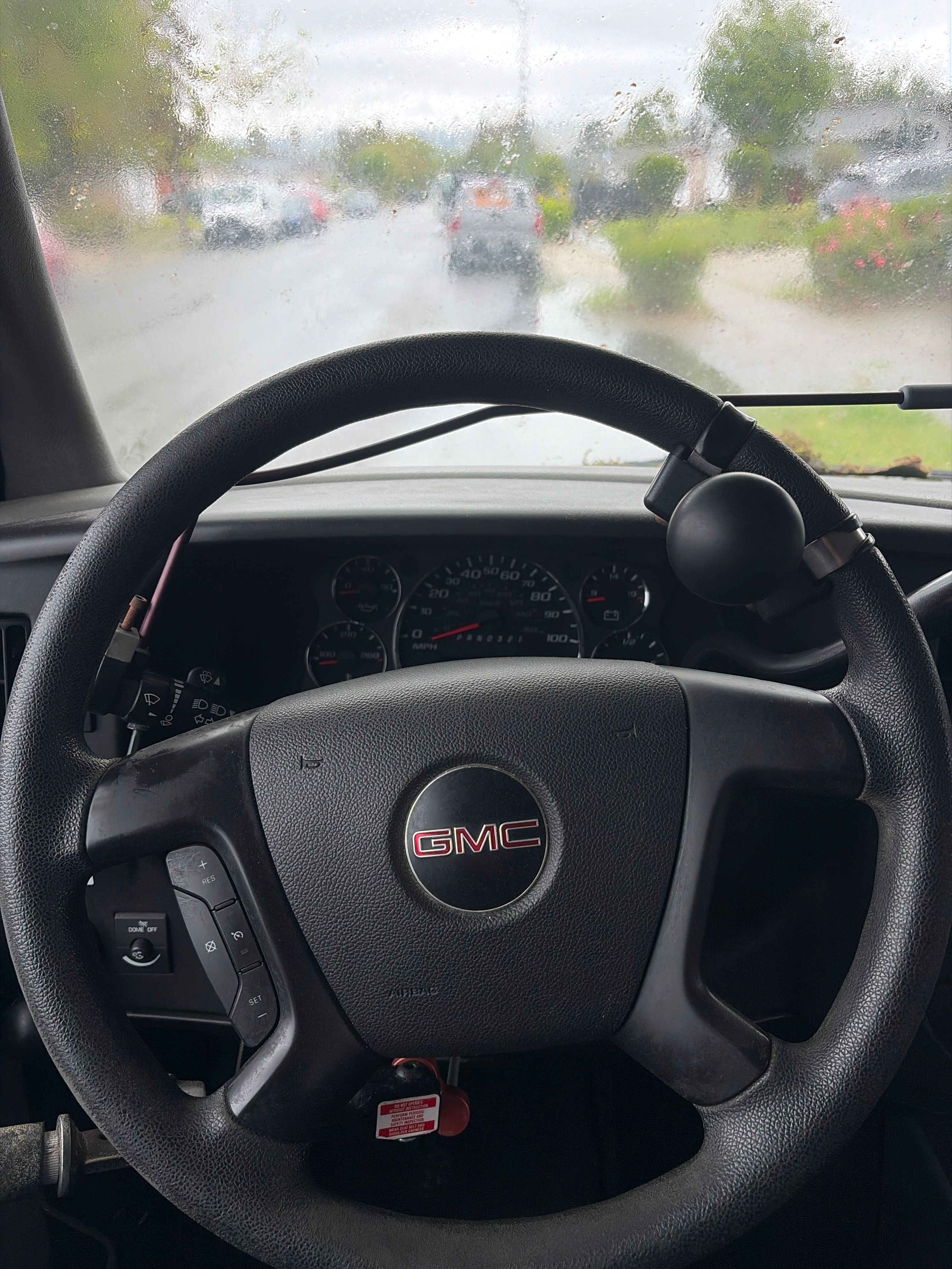 Used 2014 GMC Savana 1500 LT w/ LT Preferred Equipment Group RWD image 2