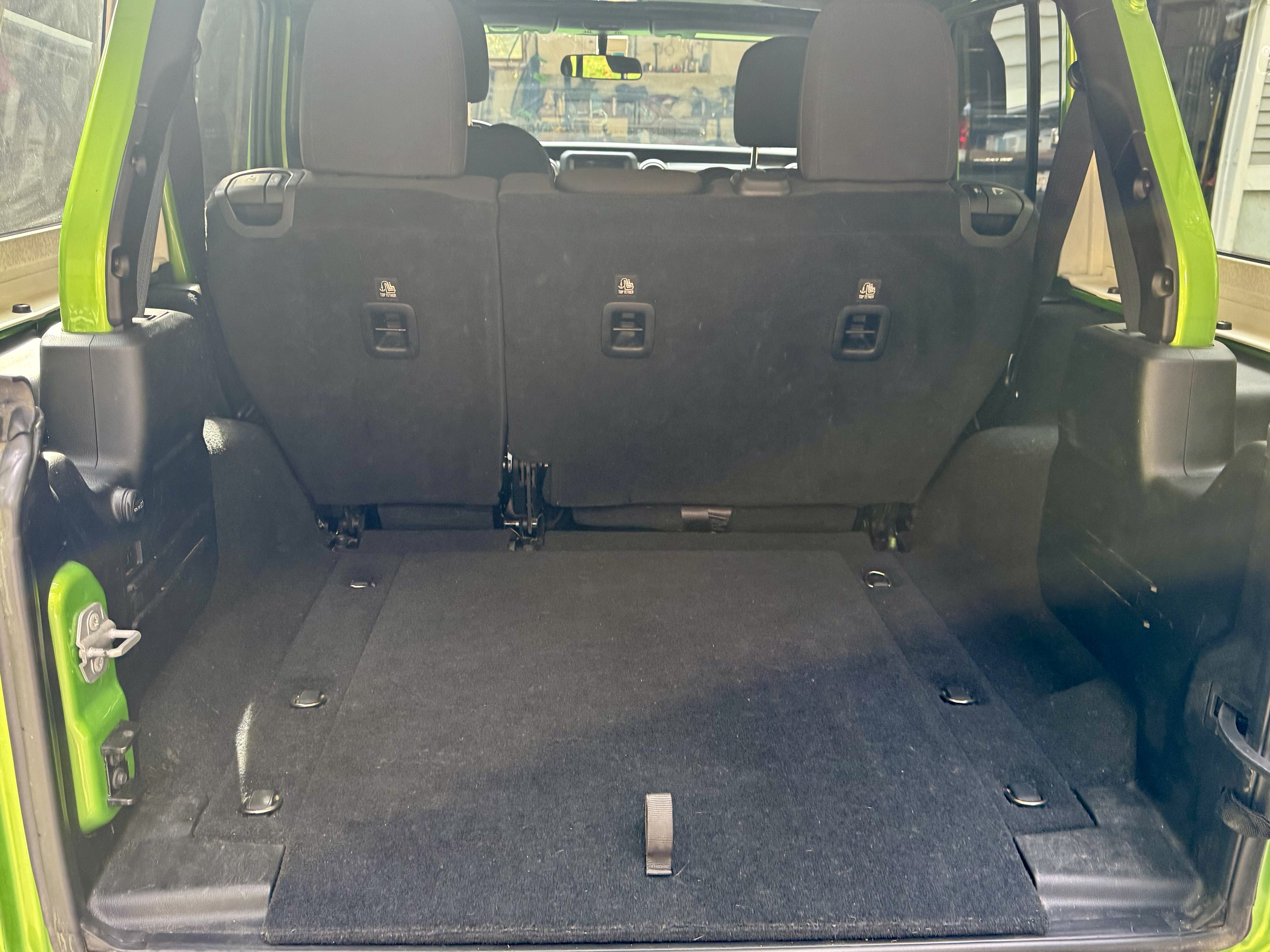 Used 2018 Jeep Wrangler Unlimited Sahara w/ Cold Weather Group AWD/4WD image 9