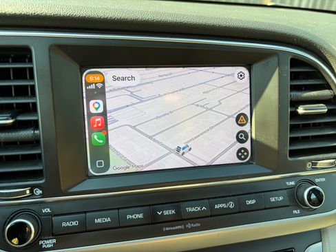Used 2018 Hyundai Elantra SEL FWD image 15