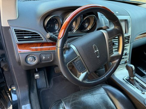 Used 2010 Lincoln MKT 2WD image 11