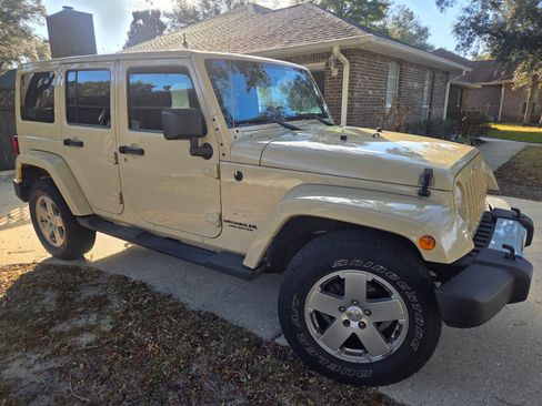 Used 2011 Jeep Wrangler Unlimited Sahara w/ Trailer Tow Group image 5