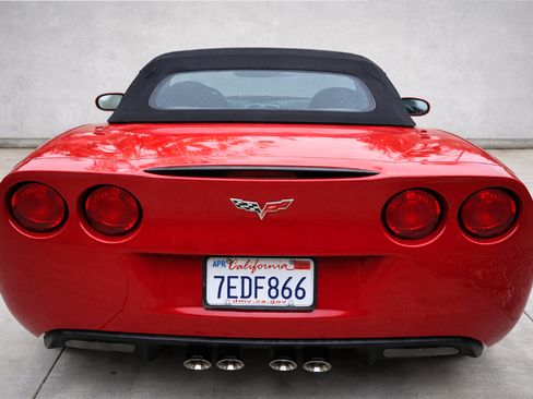 Used 2006 Chevrolet Corvette Convertible w/ Preferred Equipment Group RWD image 8