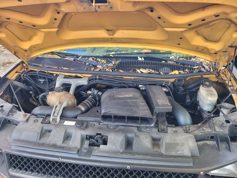 Used 2009 Chevrolet Express 3500 image 8