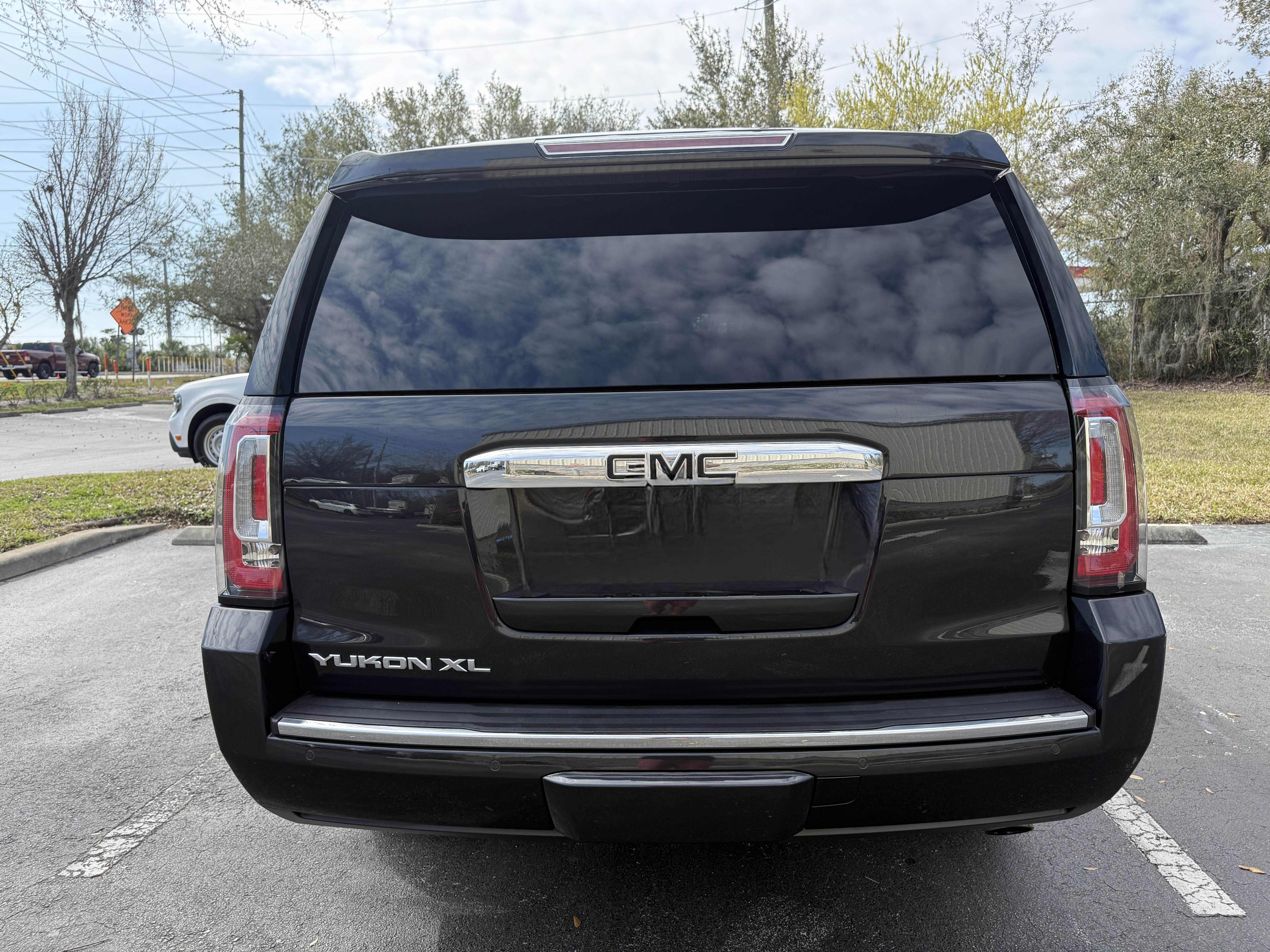 Used 2020 GMC Yukon XL Denali w/ Denali Ultimate Package AWD/4WD image 4