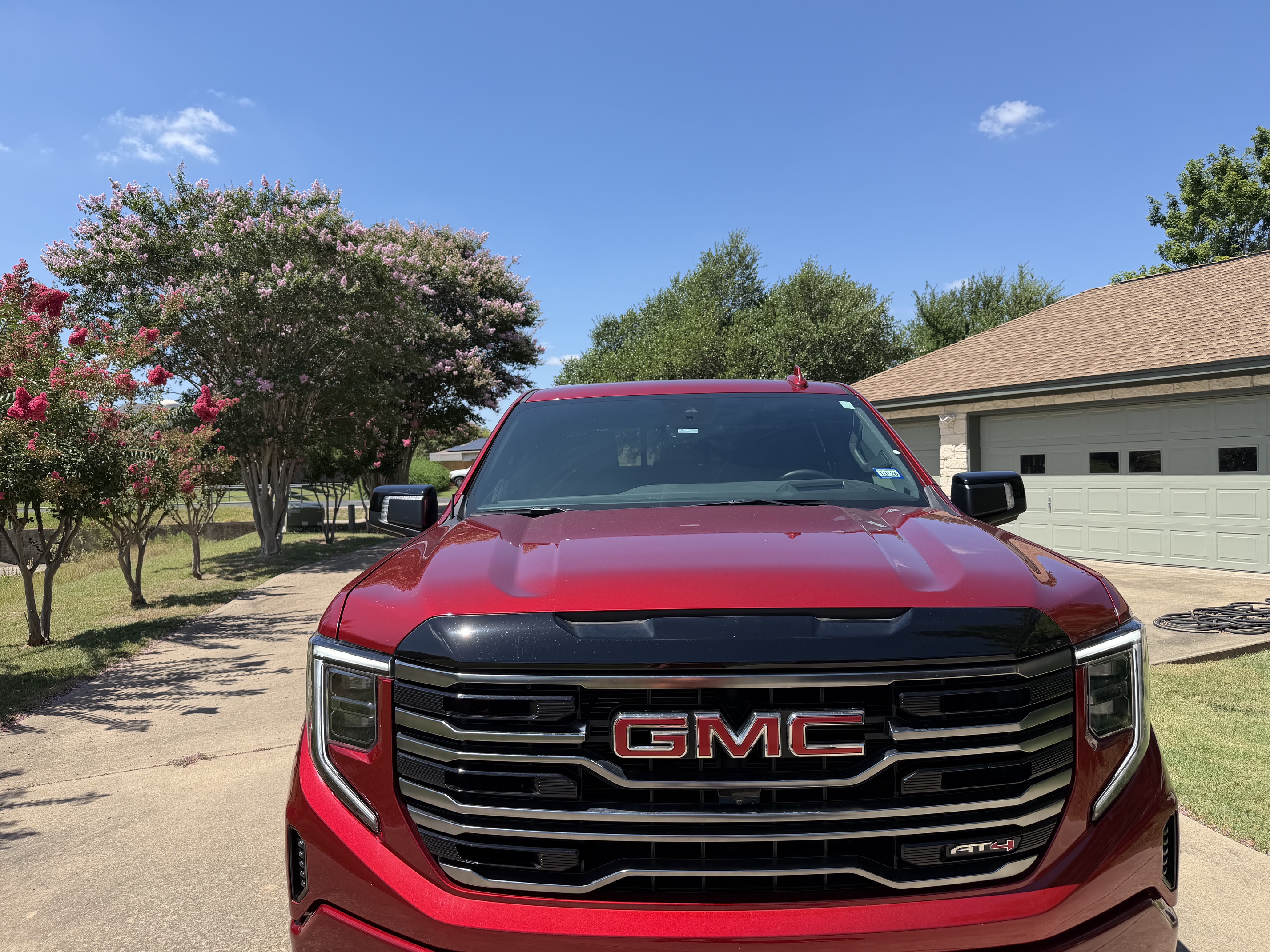 Used 2025 GMC Sierra 1500 AT4 w/ AT4 Premium Package AWD/4WD image 9