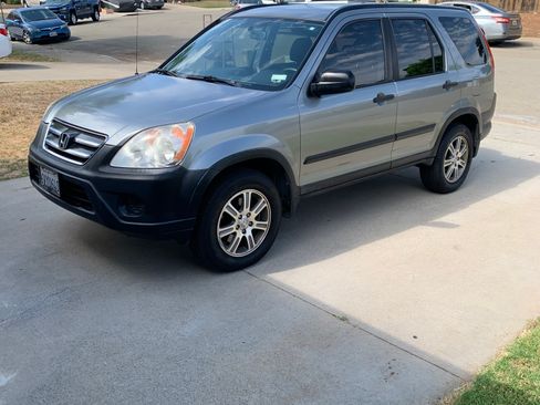 Used 2005 Honda CR-V LX image 12