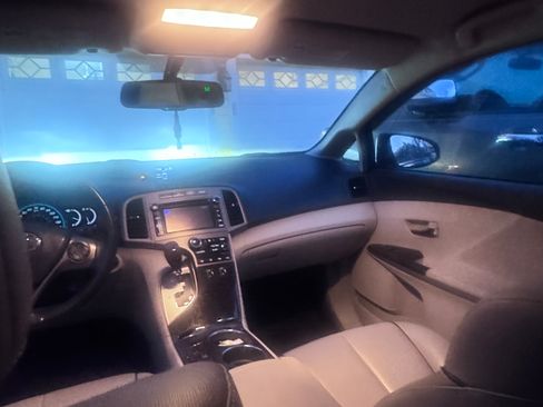 Used 2013 Toyota Venza XLE image 10