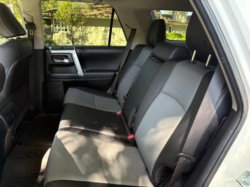 Used 2022 Toyota 4Runner SR5 Premium w/ Moonroof Package AWD/4WD image 9
