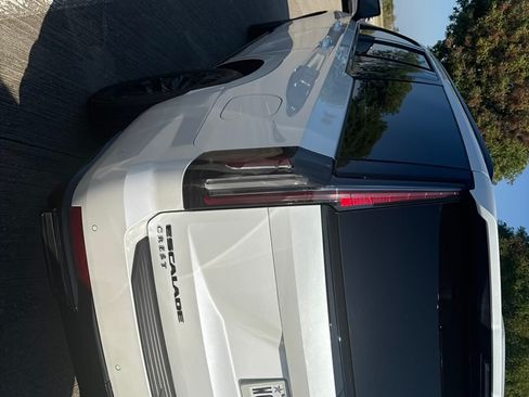 Used 2024 Cadillac Escalade ESV Sport w/ LPO, ONYX Package image 14