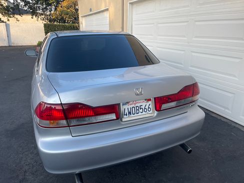 Used 2002 Honda Accord LX image 2