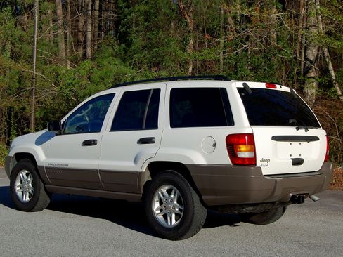 Used 2004 Jeep Grand Cherokee Laredo w/ Convenience Group image 2