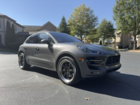 Used 2015 Porsche Macan Turbo image 1