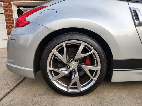 Used 2009 Nissan 370Z Touring w/ Sport Pkg image 12