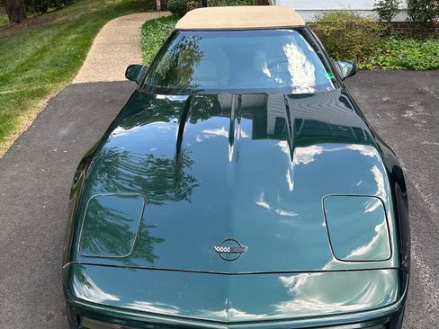 Used 1996 Chevrolet Corvette Convertible RWD image 10