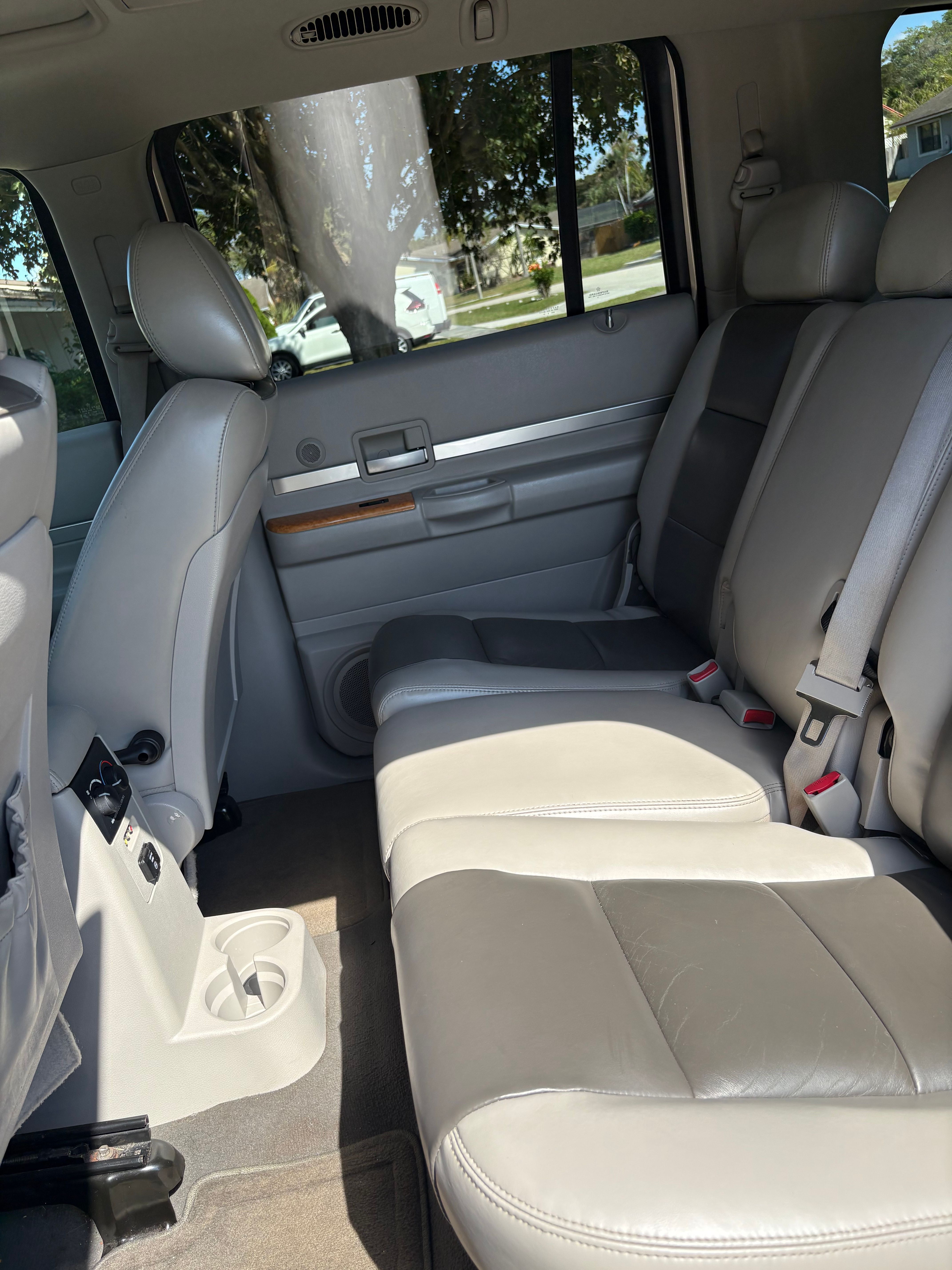 Used 2008 Chrysler Aspen Limited RWD image 26