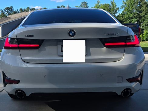 Used 2021 BMW 330i xDrive Sedan w/ Premium Package image 5