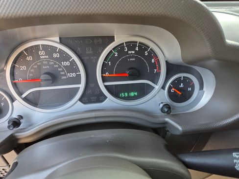 Used 2007 Jeep Wrangler Sahara w/ Dual Top Group AWD/4WD image 11