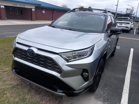 Used 2020 Toyota RAV4 XSE w/ XSE Grade Weather Package image 6