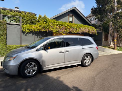 Used 2012 Honda Odyssey Touring image 6