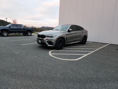 Used 2016 BMW X6 M image 8