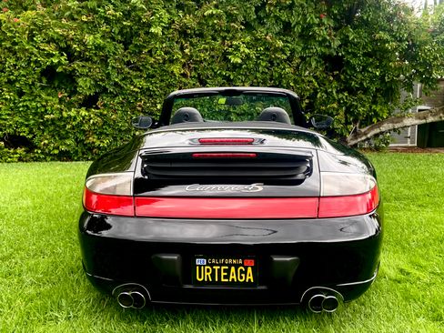 Used 2004 Porsche 911 Carrera 4S image 15