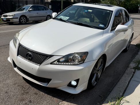 Used 2011 Lexus IS 250 w/ Preferred Accessory Package RWD image 1
