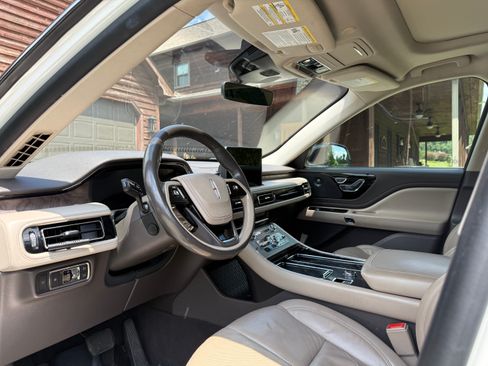 Used 2020 Lincoln Aviator Reserve w/ Equipment Group 201A RWD image 5