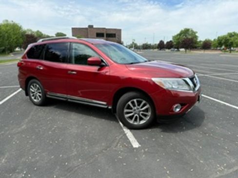 Used 2016 Nissan Pathfinder SL w/ SL Premium Package AWD/4WD image 4