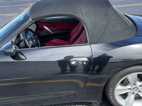 Used 2006 BMW Z4 3.0i image 5