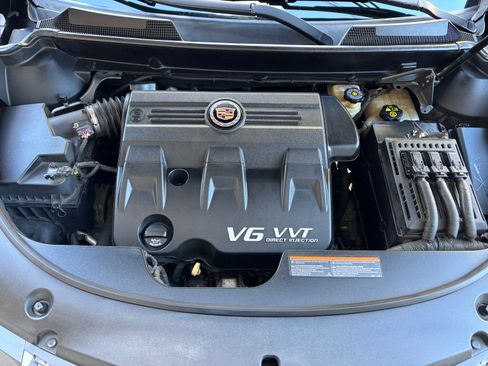 Used 2011 Cadillac SRX Luxury image 8