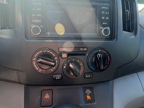 Used 2019 Nissan NV200 SV w/ Navigation Package FWD image 12