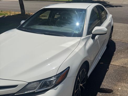 Used 2018 Toyota Camry SE FWD image 10