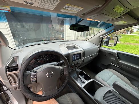 Used 2005 Nissan Titan SE image 5