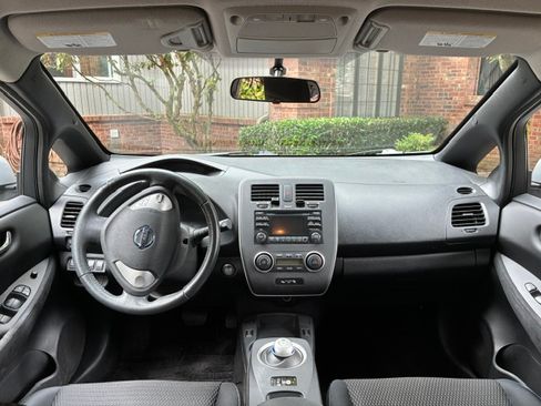 Used 2013 Nissan Leaf S w/ Charger Pkg FWD image 9