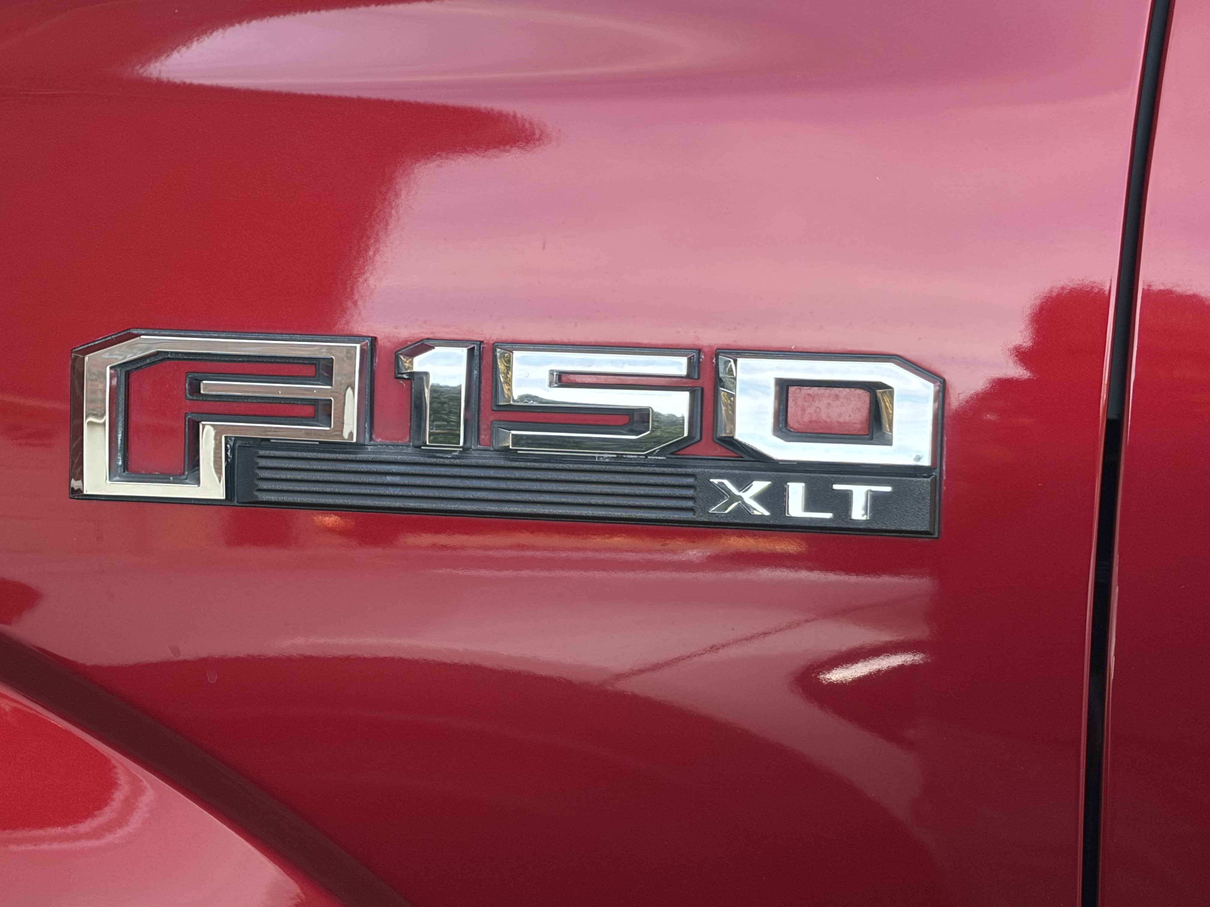 Used 2018 Ford F150 XLT w/ Equipment Group 302A Luxury AWD/4WD image 5