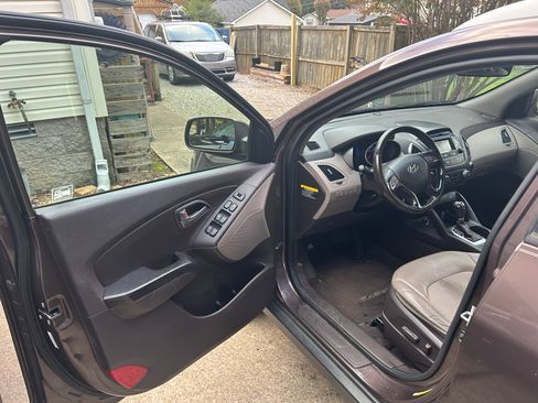 Used 2014 Hyundai Tucson SE image 6