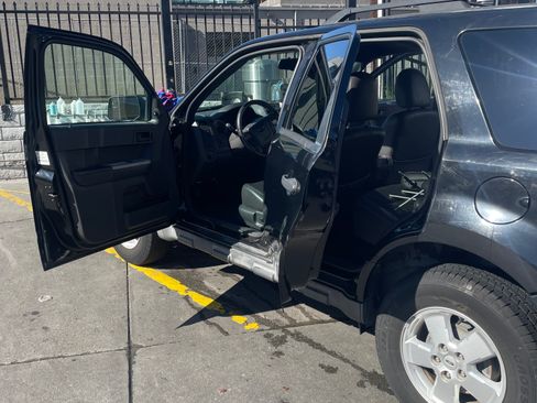 Used 2012 Ford Escape XLT image 9