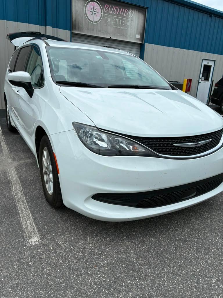 Used 2021 Chrysler Voyager Lxi FWD image 1