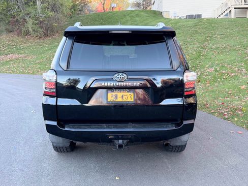 Used 2016 Toyota 4Runner SR5 image 5