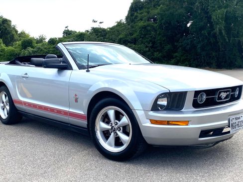 Used 2008 Ford Mustang Premium RWD image 1