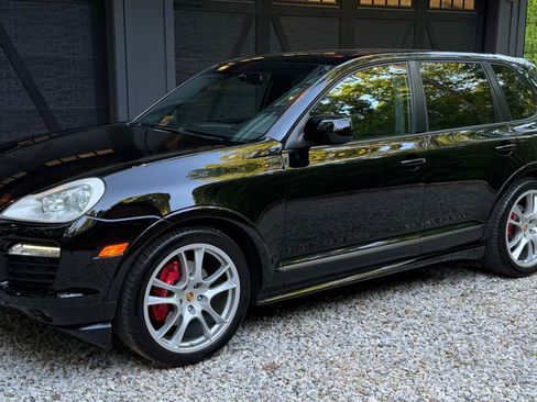 Used 2009 Porsche Cayenne GTS image 4