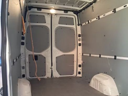 Used 2023 Mercedes-Benz Sprinter 2500 image 6
