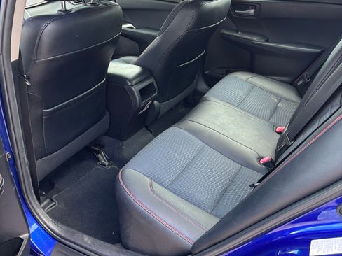 Used 2015 Toyota Camry SE FWD image 8