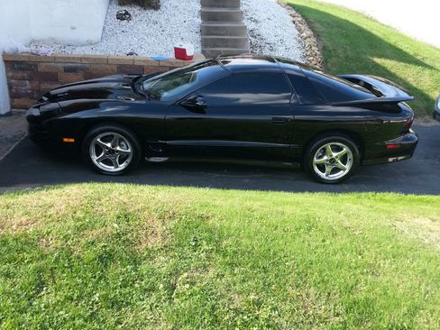 Used 2000 Pontiac Firebird Formula RWD image 2