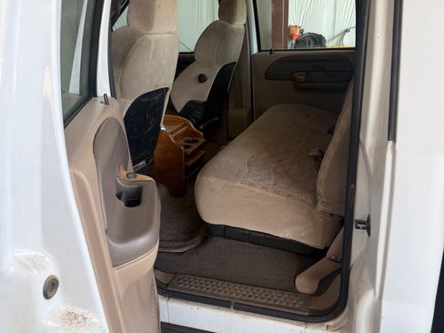 Used 1999 Ford F550 176 WB image 18