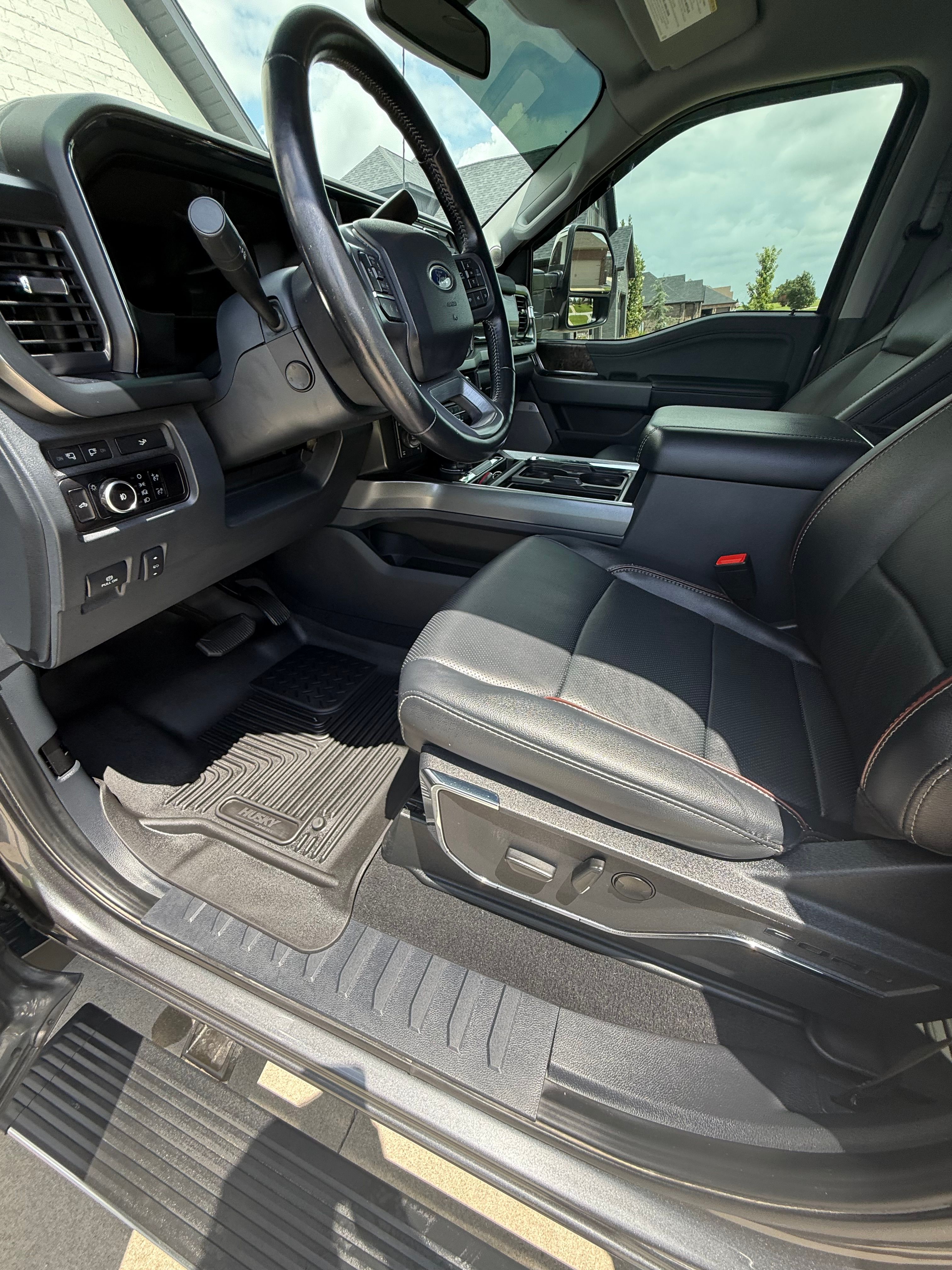 Used 2023 Ford F250 Lariat w/ Lariat Ultimate Package AWD/4WD image 11
